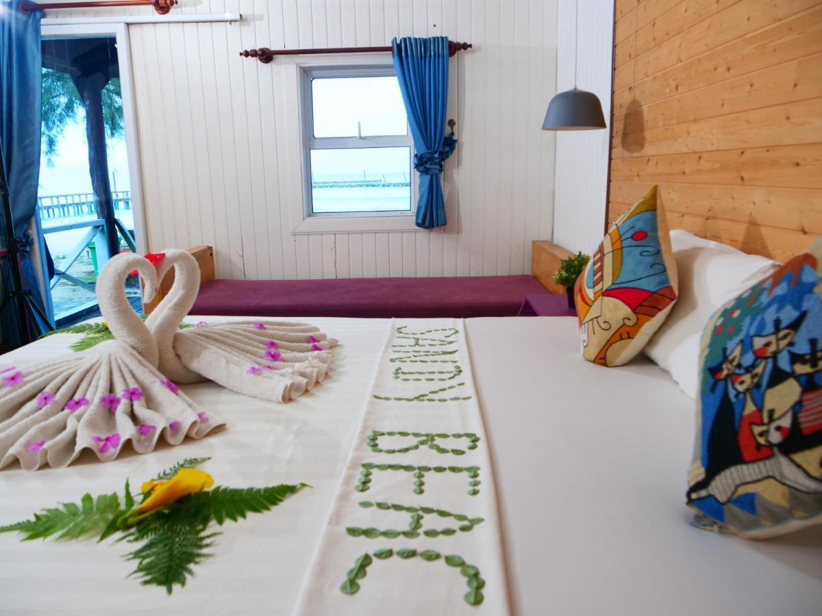 Sandy Beach Bungalows By Ehm Koh Rong Sanloem Exteriör bild