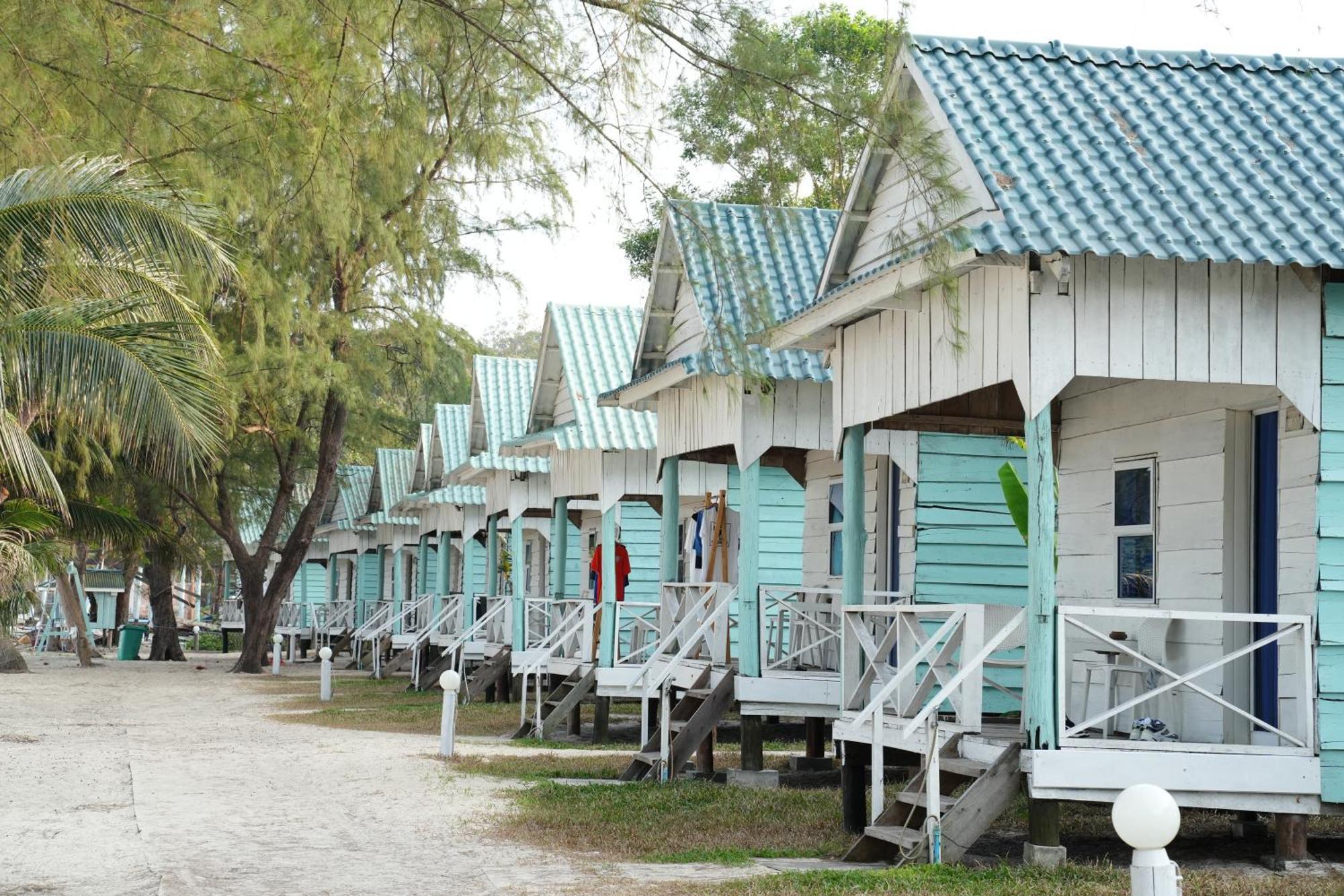Sandy Beach Bungalows By Ehm Koh Rong Sanloem Exteriör bild