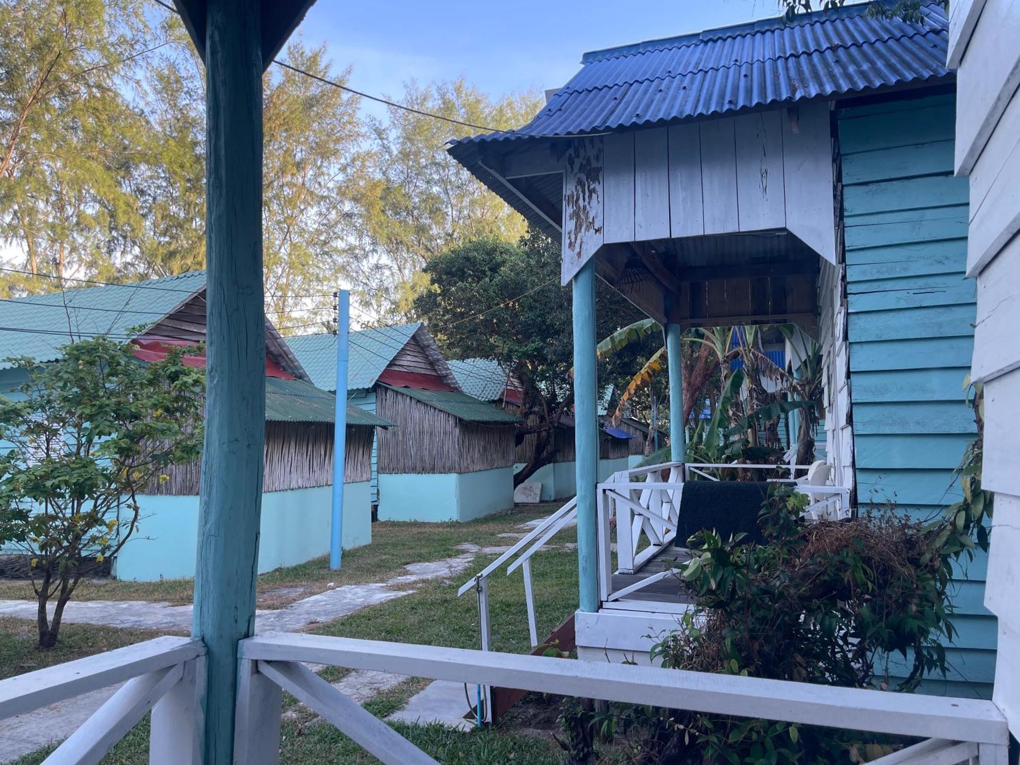 Sandy Beach Bungalows Koh Rong Sanloem Exteriör bild